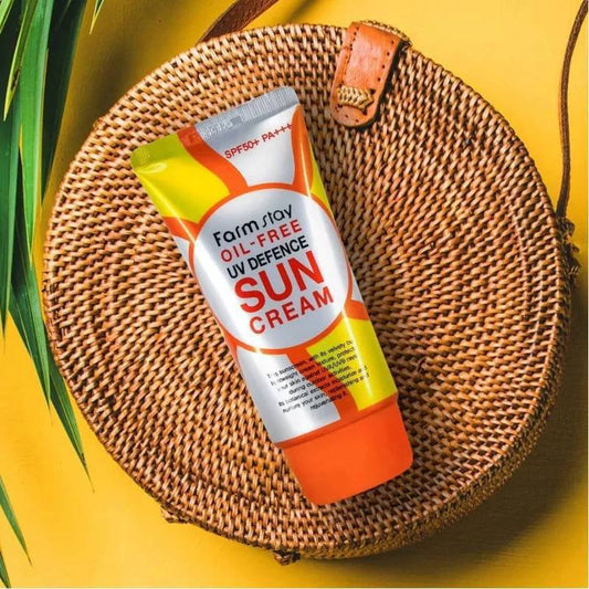 Farmstay Oil-Free Uv Defence Sun Cream SPF 50+PA+++Ніжний сонцезахисний крем із максимальним рівнем захисту від УФ-променів.